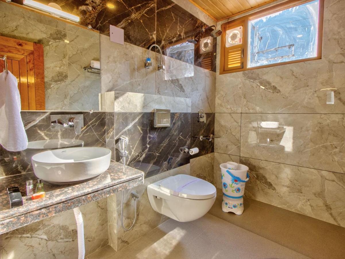 Swastik Grand Manali Hotel Buitenkant foto