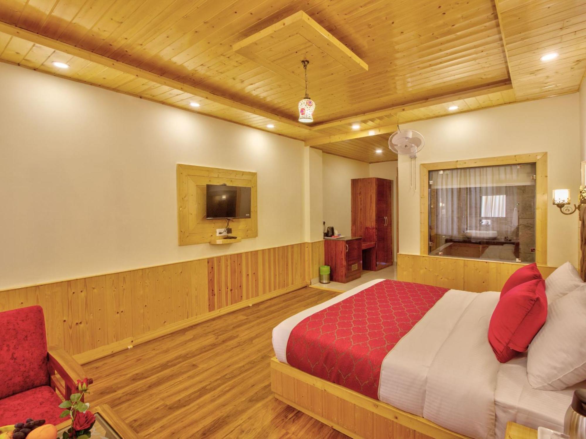Swastik Grand Manali Hotel Buitenkant foto