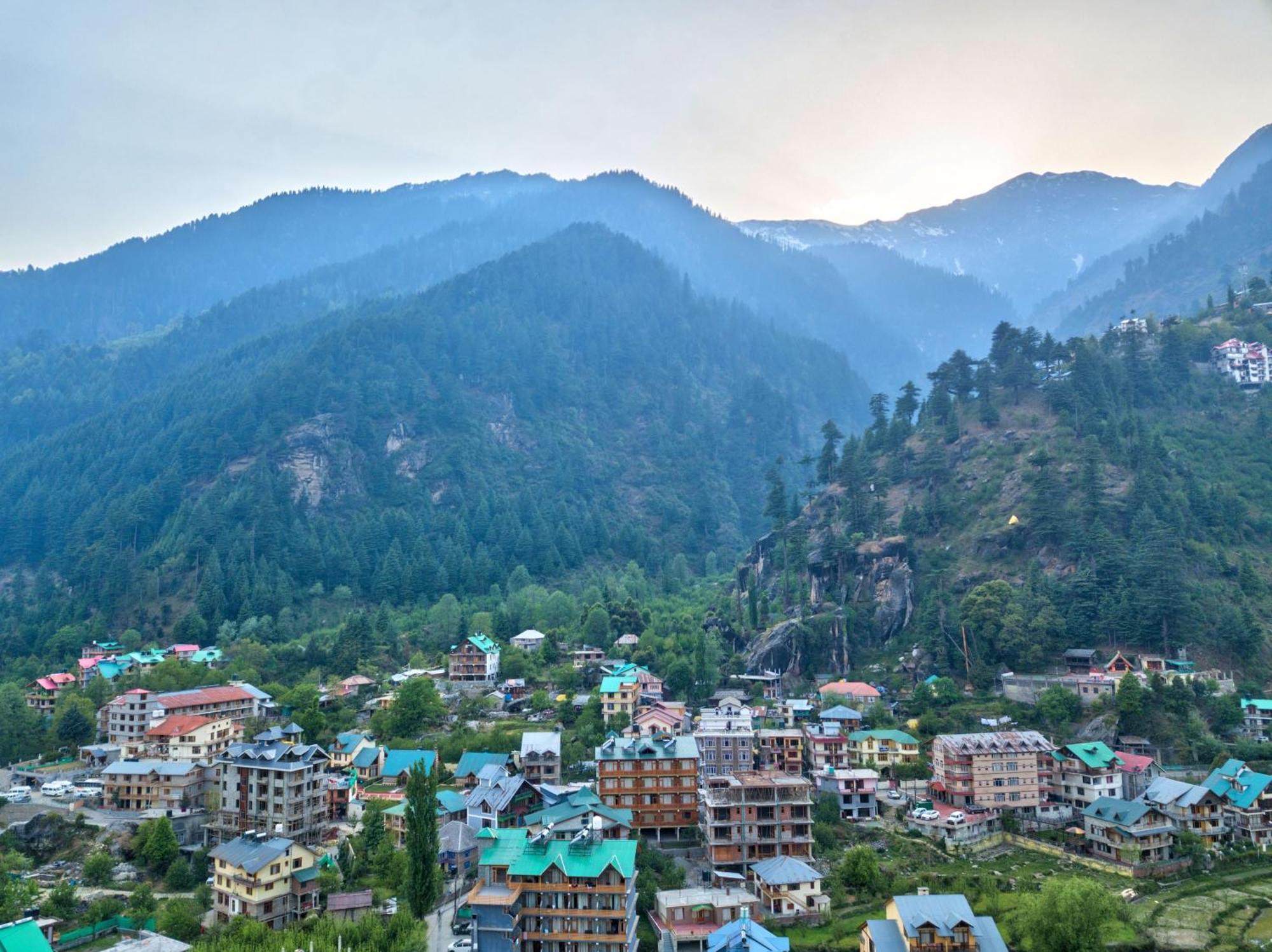 Swastik Grand Manali Hotel Buitenkant foto