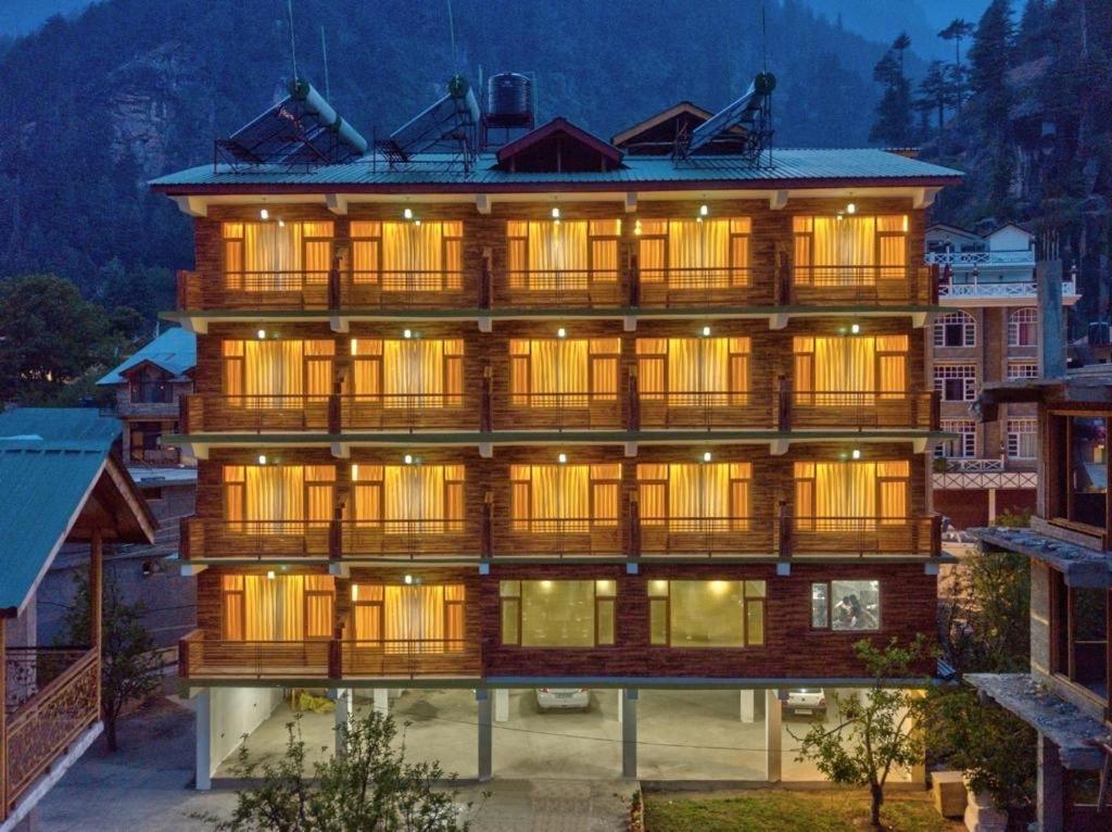 Swastik Grand Manali Hotel Buitenkant foto
