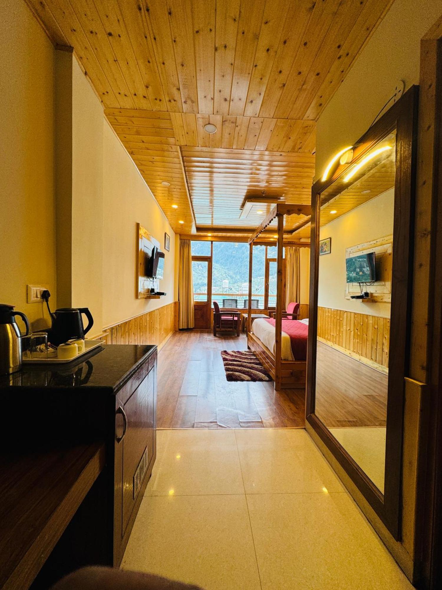 Swastik Grand Manali Hotel Buitenkant foto