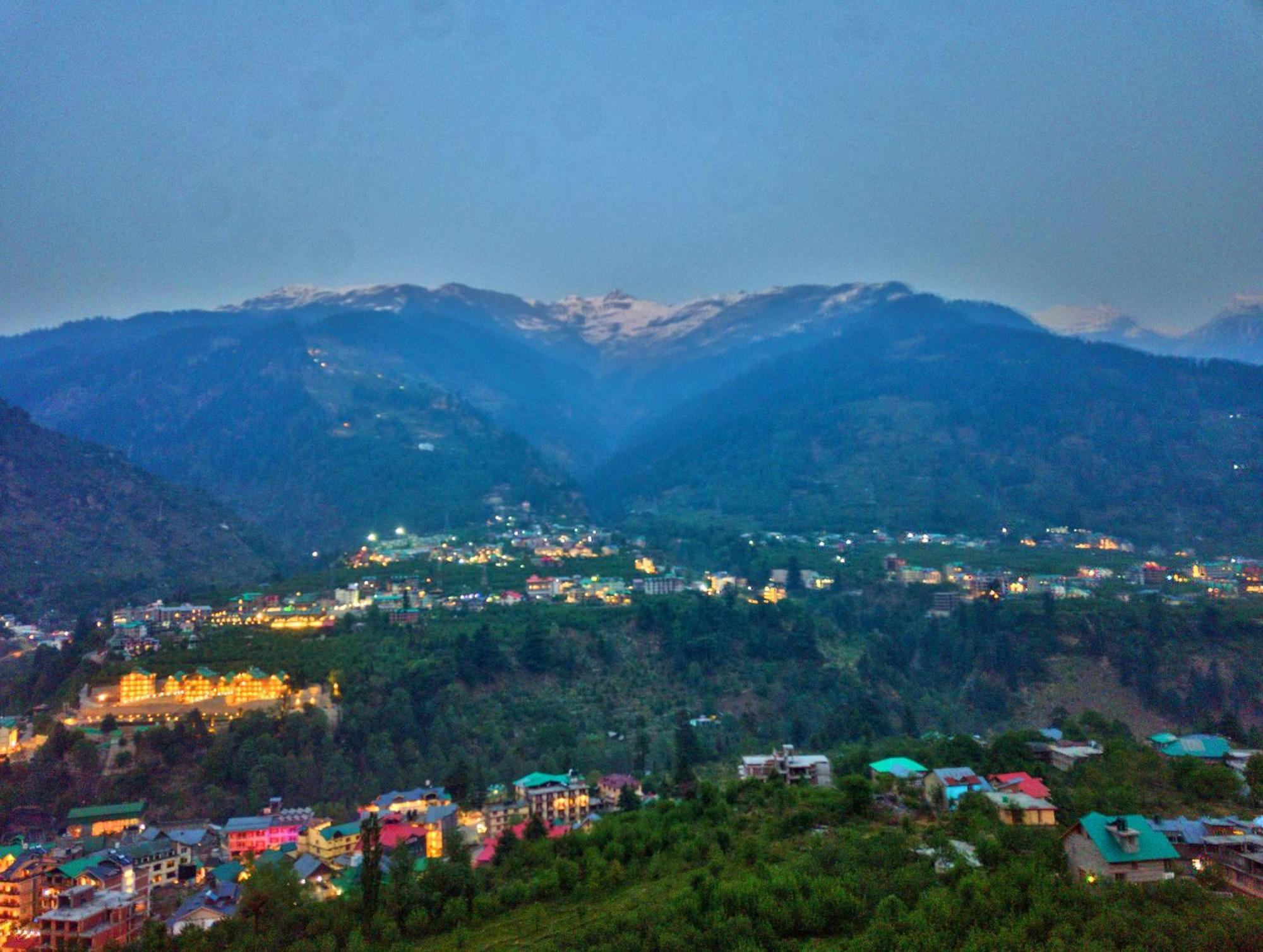 Swastik Grand Manali Hotel Buitenkant foto