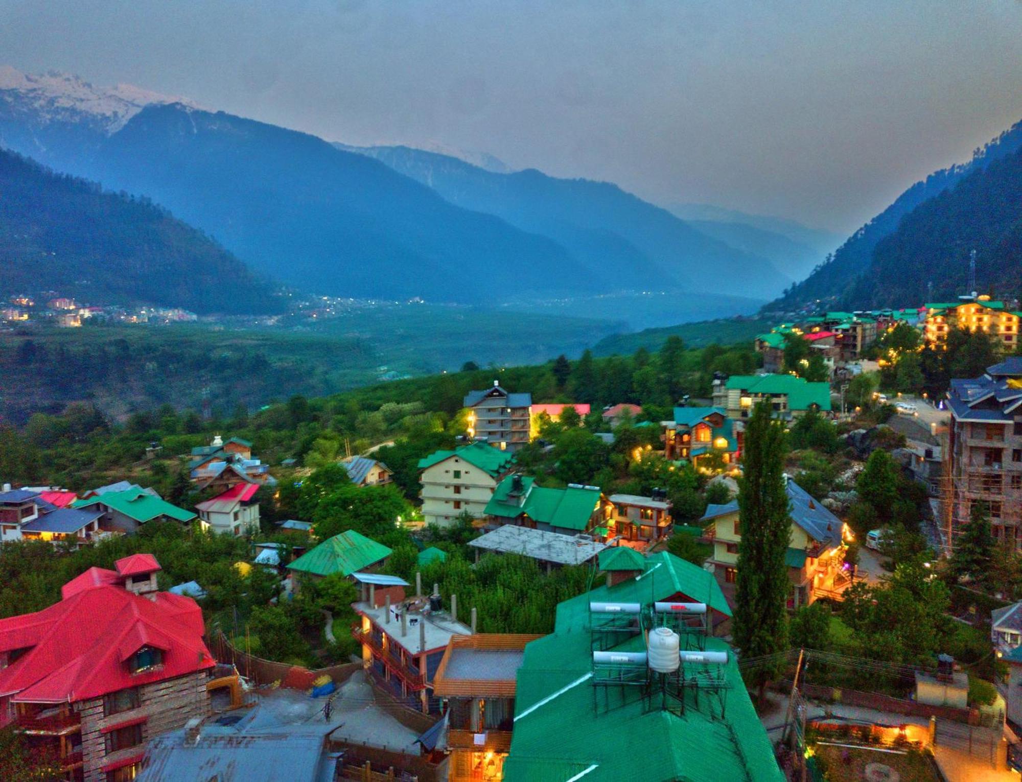 Swastik Grand Manali Hotel Buitenkant foto