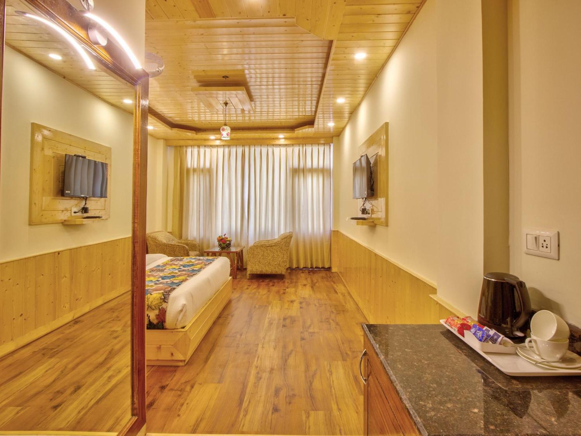Swastik Grand Manali Hotel Buitenkant foto