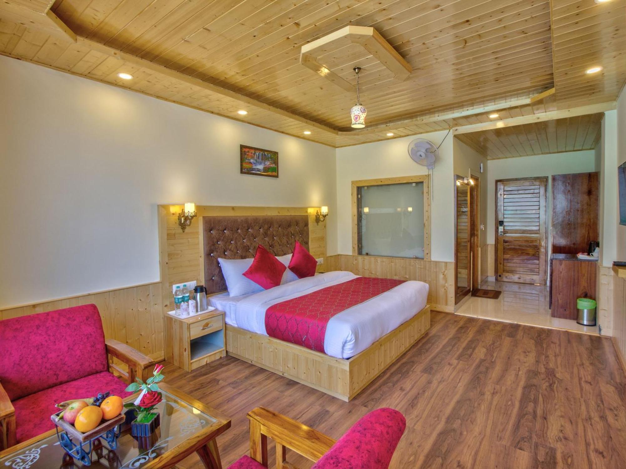 Swastik Grand Manali Hotel Buitenkant foto